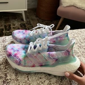 Adidas Ultraboost Women’s Sneaker Size 6.5
